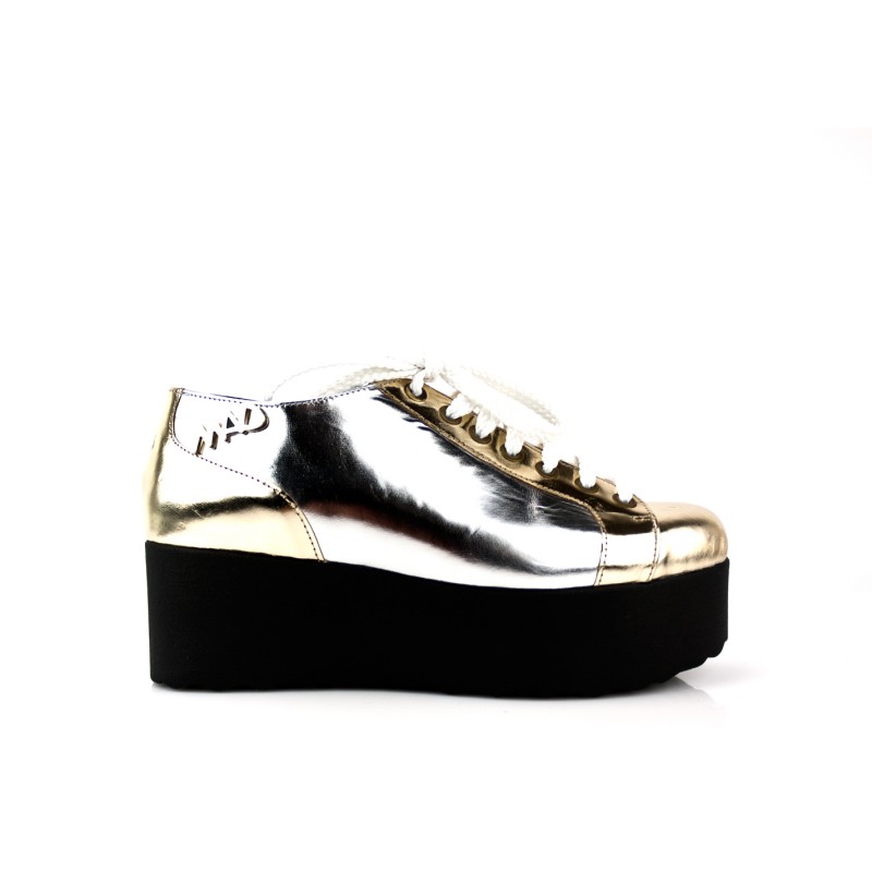 sneakers en piel metalizada espejo oro y plata con plataforma