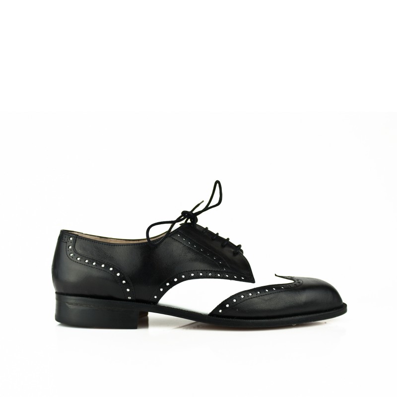 zapatos de caballero tipo oxford en blanco y negro piel box con contrapicados y suela de cuero cosida a mano